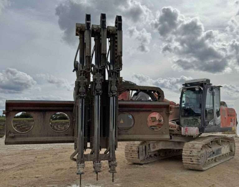 Hitachi ZX280 LCN-3 with Wimmer Drilling Rig / Wimmer Sprenglochbohrgerät - Буровая машина: фото 1 Hitachi ZX280 LCN-3 with Wimmer Drilling Rig / Wimmer Sprenglochbohrgerät - Буровая машина: фото 1