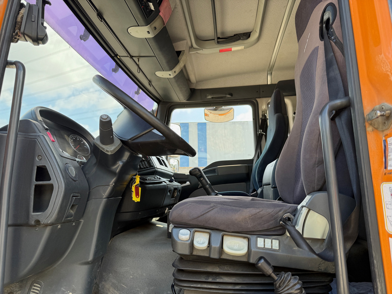 Самосвал MAN TGA 26.480 6x4 SZM mit Kippauflieger: фото 11 Самосвал MAN TGA 26.480 6x4 SZM mit Kippauflieger: фото 11