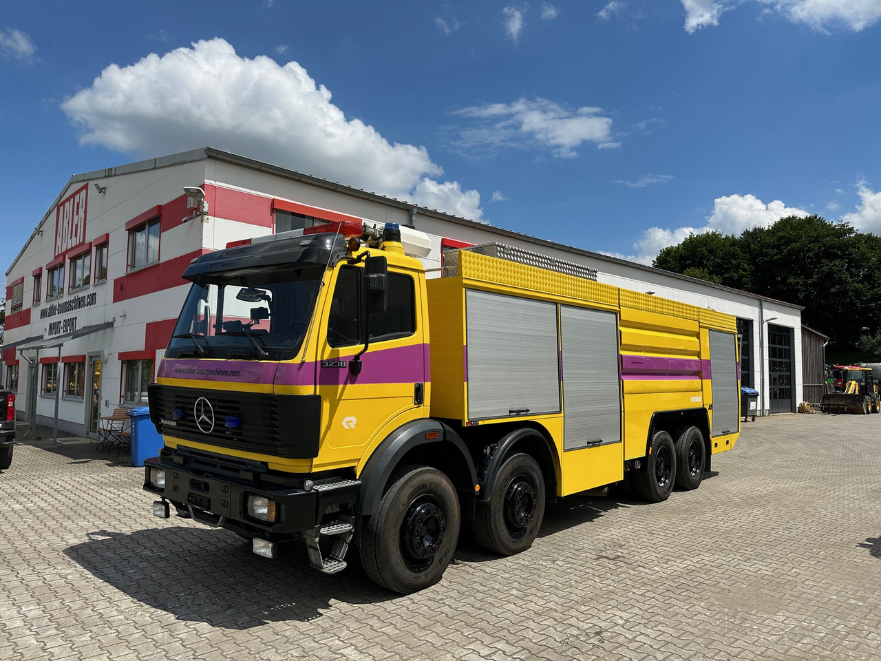 Mercedes-Benz 3238 SK Löschfahrzeug Rosenbauer Wasser + Schaum 66m Wurfweite - Пожарная машина: фото 2 Mercedes-Benz 3238 SK Löschfahrzeug Rosenbauer Wasser + Schaum 66m Wurfweite - Пожарная машина: фото 2