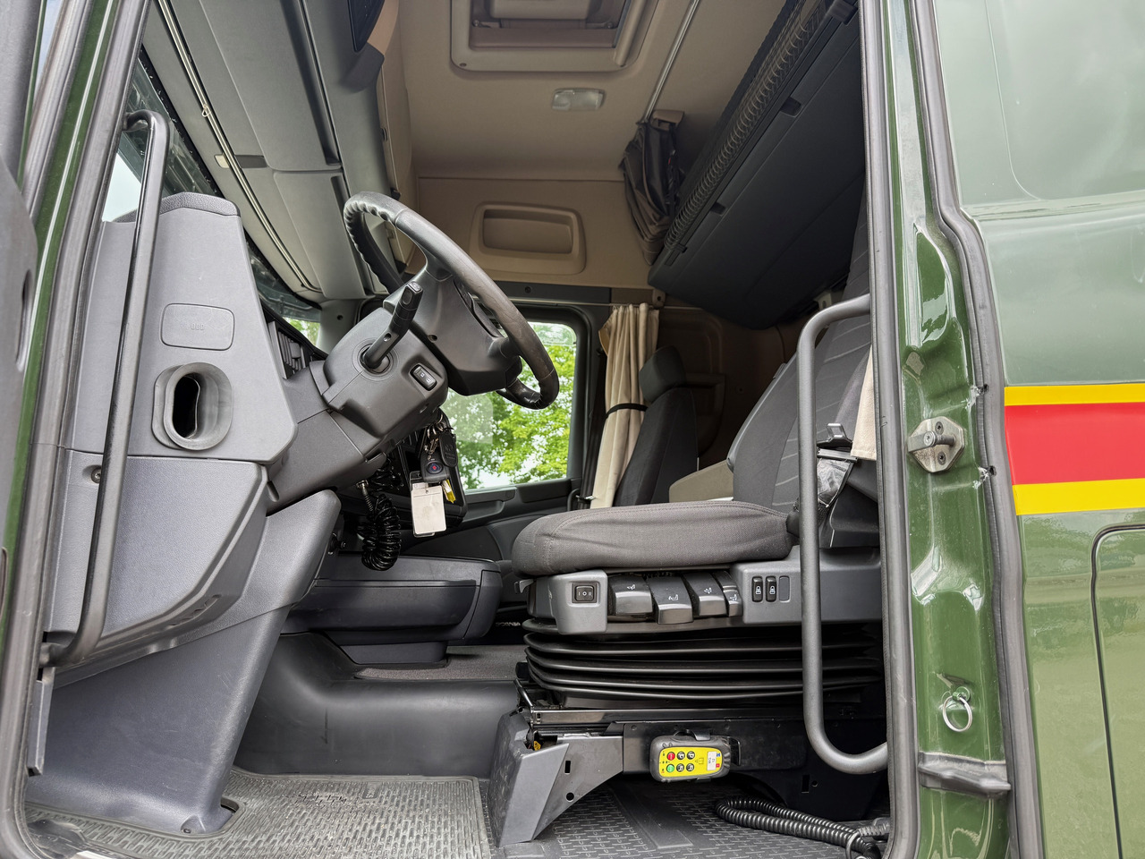 Тентованный грузовик Scania R450 Gardine+Bordwand+Edscha AHK LBW: фото 16