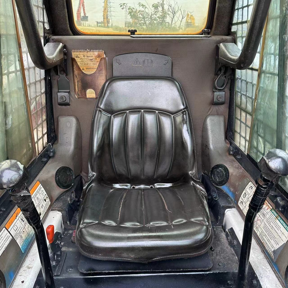 BOBCAT S160 - Мини-погрузчик с бортовым поворотом: фото 5 BOBCAT S160 - Мини-погрузчик с бортовым поворотом: фото 5