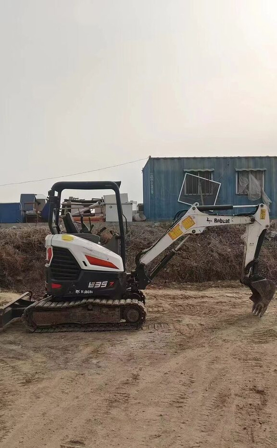 Bobcat E35 - Мини-экскаватор: фото 5 Bobcat E35 - Мини-экскаватор: фото 5