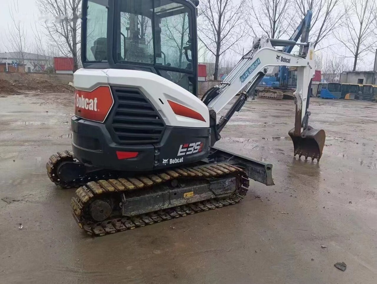 Bobcat E35 - Мини-экскаватор: фото 1 Bobcat E35 - Мини-экскаватор: фото 1