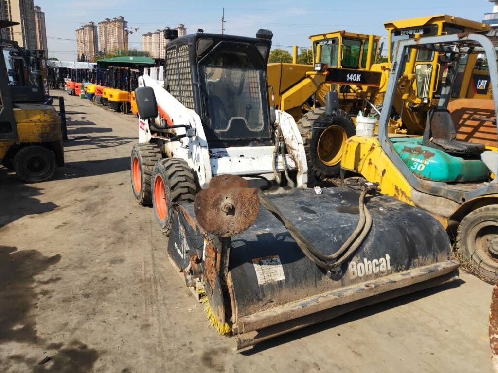 Bobcat S 160 - Мини-погрузчик с бортовым поворотом: фото 1 Bobcat S 160 - Мини-погрузчик с бортовым поворотом: фото 1