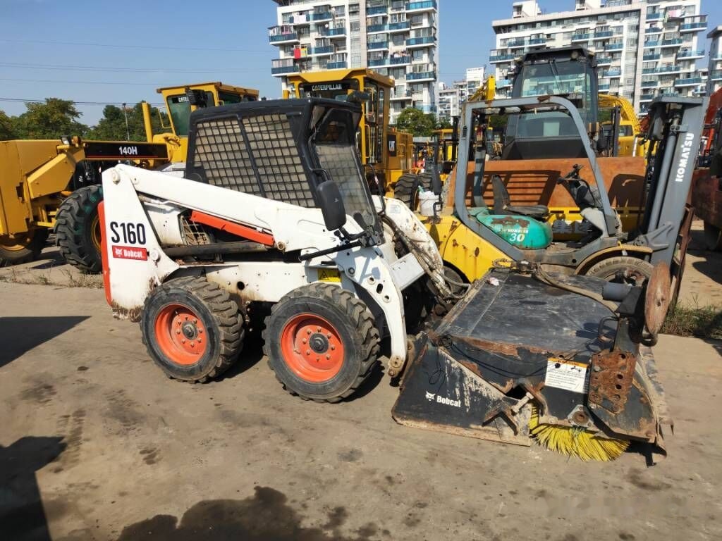 Bobcat S 160 - Мини-погрузчик с бортовым поворотом: фото 2 Bobcat S 160 - Мини-погрузчик с бортовым поворотом: фото 2