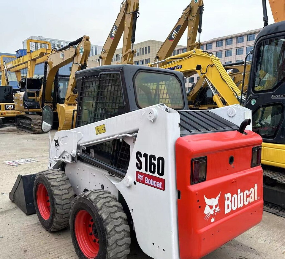 Bobcat S160 - Мини-погрузчик с бортовым поворотом: фото 2 Bobcat S160 - Мини-погрузчик с бортовым поворотом: фото 2