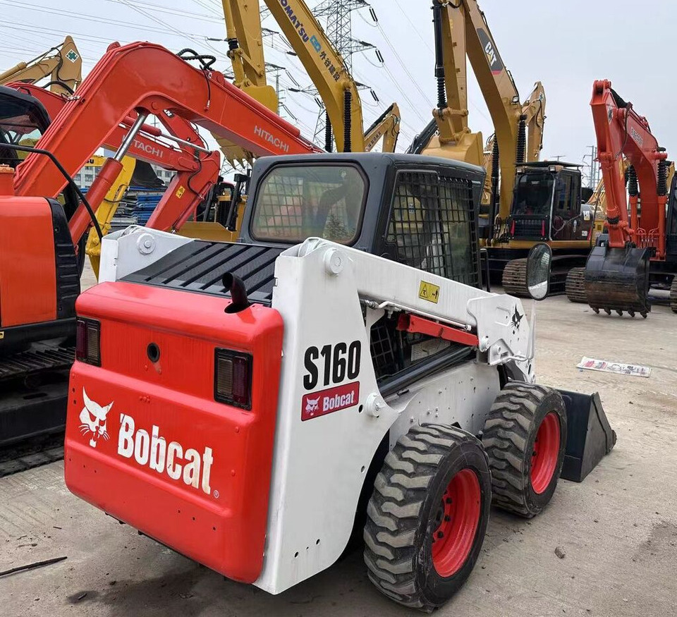 Bobcat S160 - Мини-погрузчик с бортовым поворотом: фото 1 Bobcat S160 - Мини-погрузчик с бортовым поворотом: фото 1