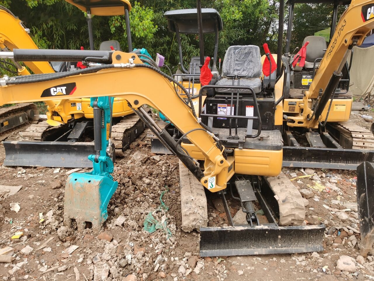 Caterpillar 301.5CR - Мини-экскаватор: фото 1 Caterpillar 301.5CR - Мини-экскаватор: фото 1