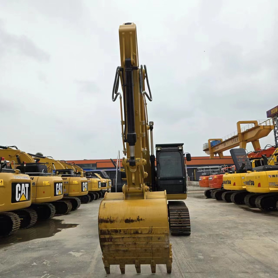 Caterpillar 320D2L - Гусеничный экскаватор: фото 2 Caterpillar 320D2L - Гусеничный экскаватор: фото 2
