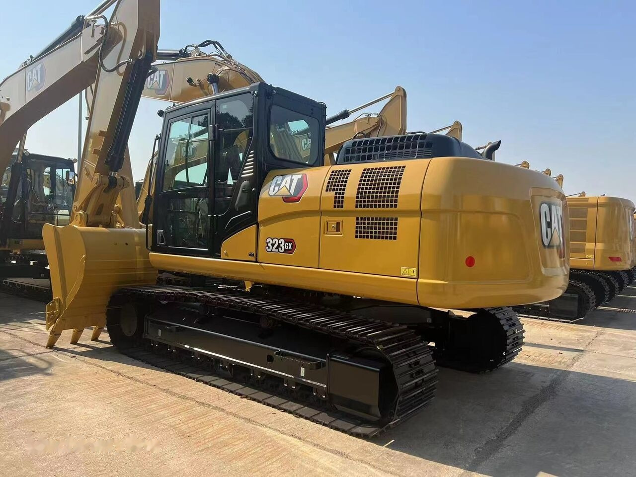 Caterpillar 323GX - Гусеничный экскаватор: фото 1 Caterpillar 323GX - Гусеничный экскаватор: фото 1