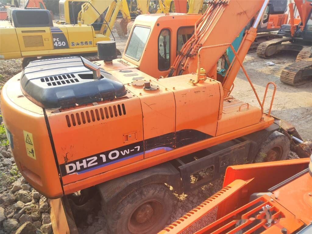 Doosan DH 210 W-7 - Колёсный экскаватор: фото 3 Doosan DH 210 W-7 - Колёсный экскаватор: фото 3