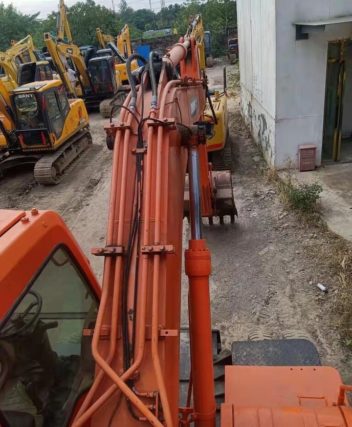 Doosan DH150W - Колёсный экскаватор: фото 5 Doosan DH150W - Колёсный экскаватор: фото 5