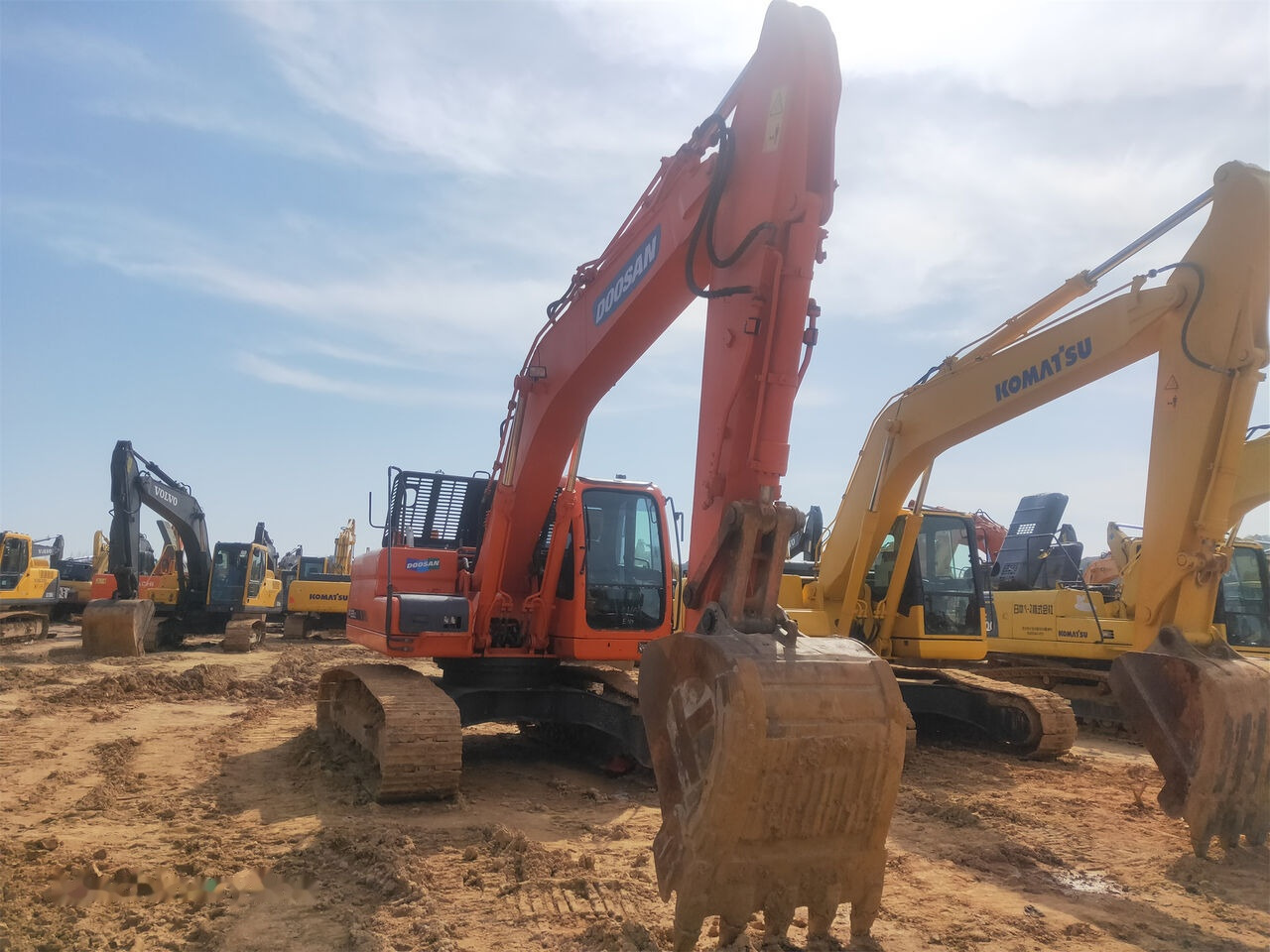 Doosan DX225LC - Гусеничный экскаватор: фото 5 Doosan DX225LC - Гусеничный экскаватор: фото 5