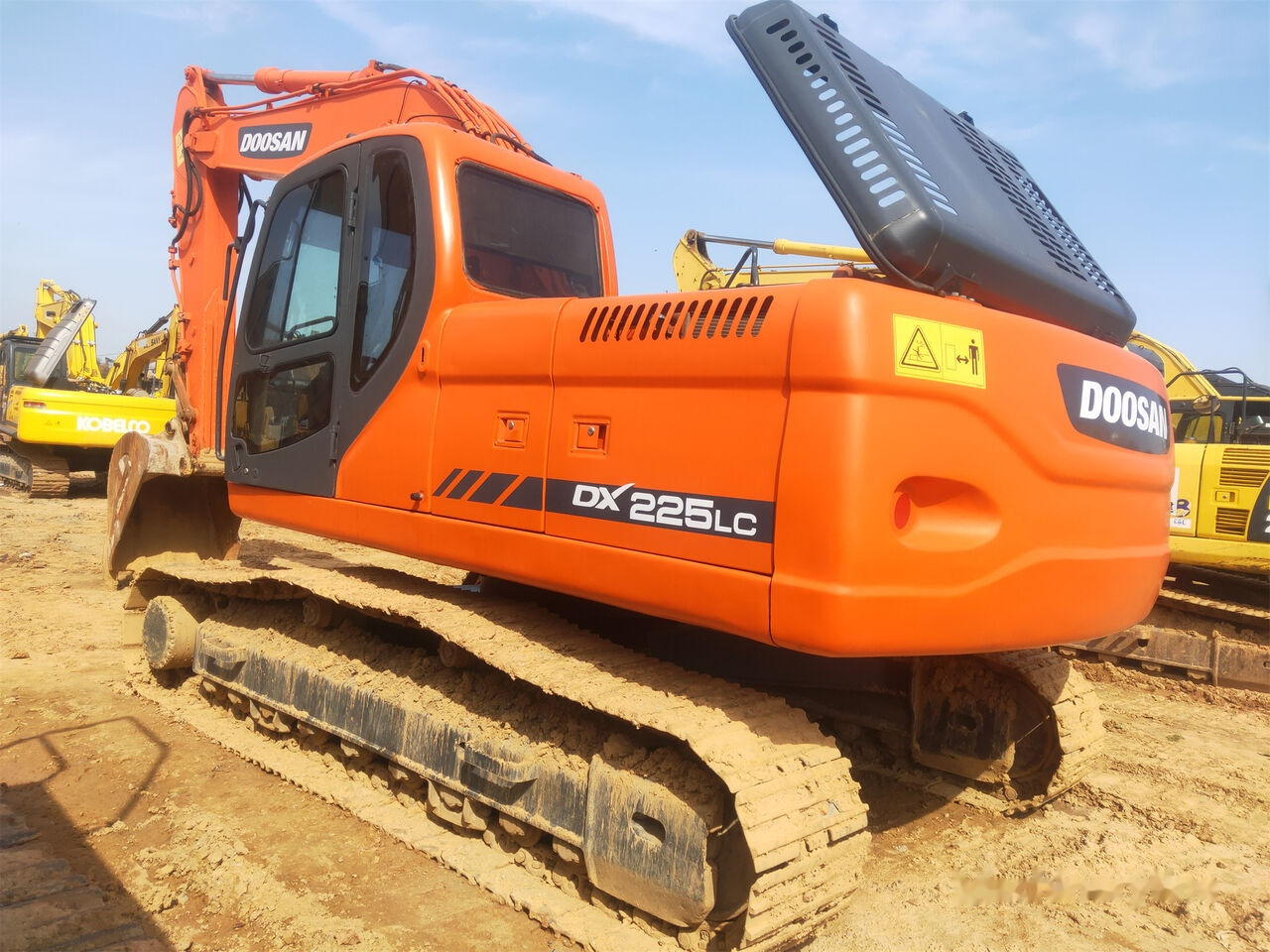 Doosan DX225LC - Гусеничный экскаватор: фото 2 Doosan DX225LC - Гусеничный экскаватор: фото 2