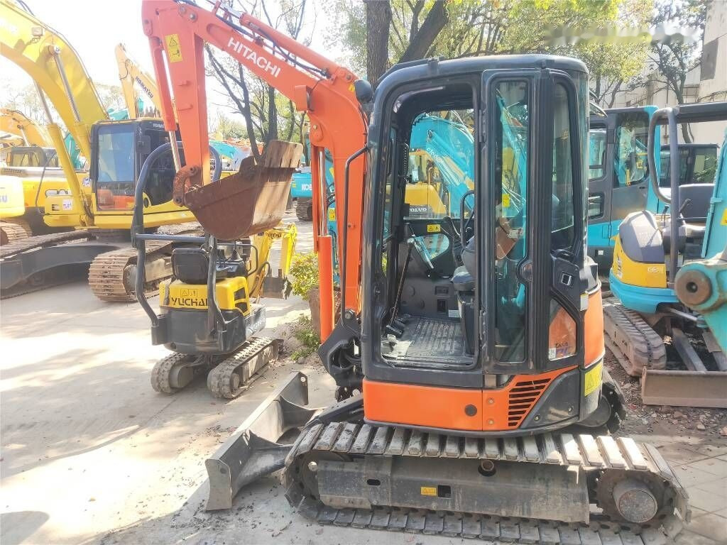 Hitachi ZX 30 - Мини-экскаватор: фото 2 Hitachi ZX 30 - Мини-экскаватор: фото 2