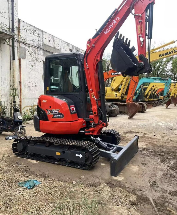 Kubota U35 - Гусеничный экскаватор: фото 2 Kubota U35 - Гусеничный экскаватор: фото 2