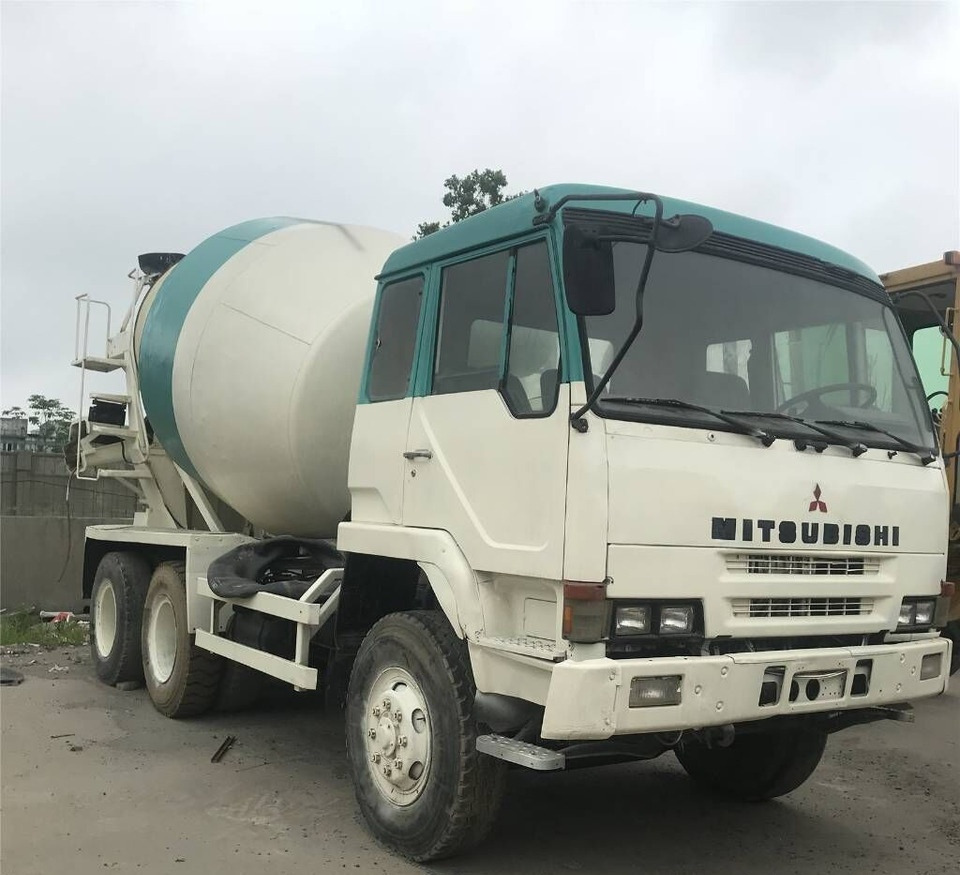Mitsubishi FV415J - Автобетоносмеситель: фото 2 Mitsubishi FV415J - Автобетоносмеситель: фото 2