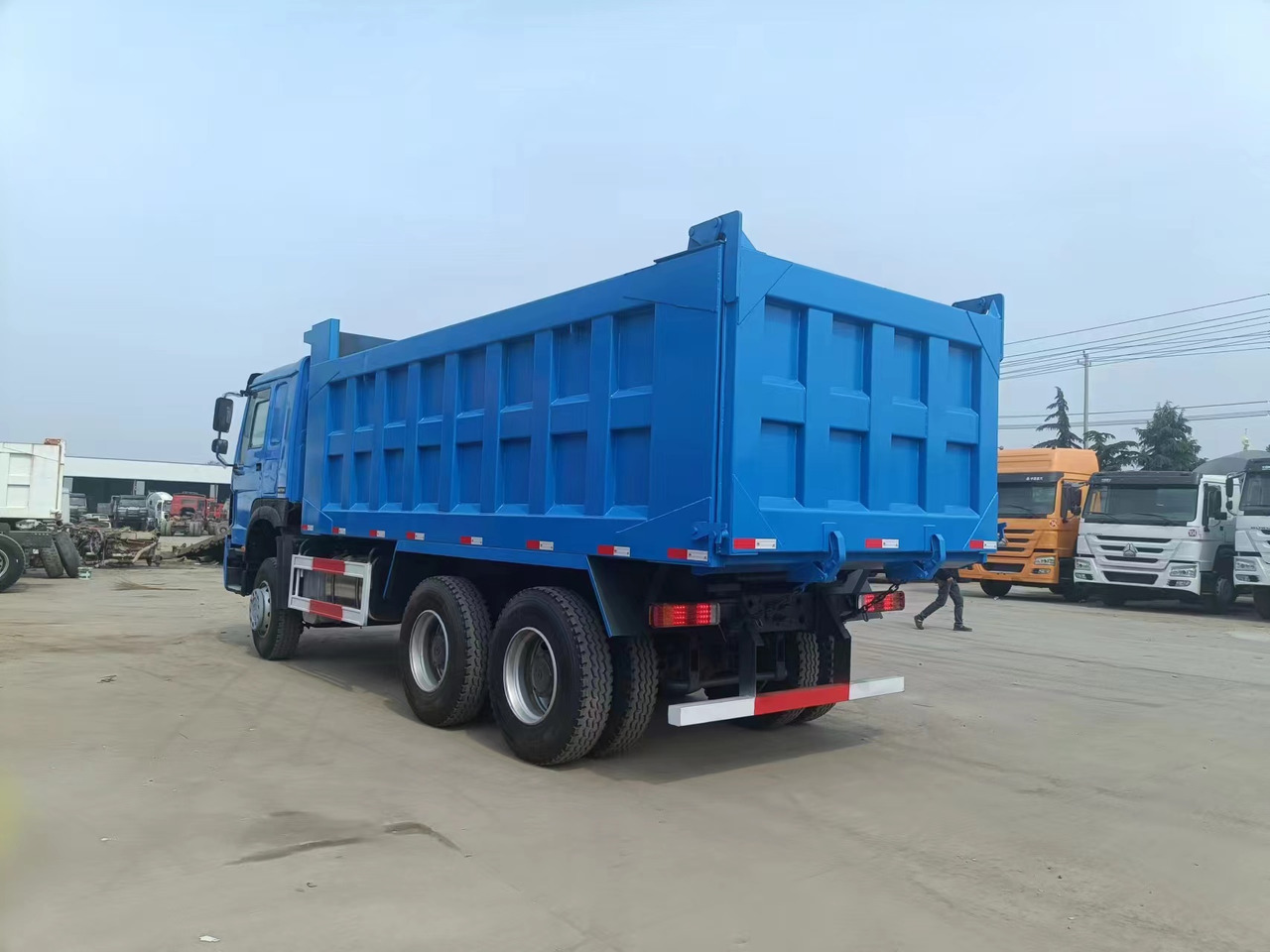 Sinotruk HOWO 371 6*4 dump truck - Мини-самосвал: фото 5 Sinotruk HOWO 371 6*4 dump truck - Мини-самосвал: фото 5