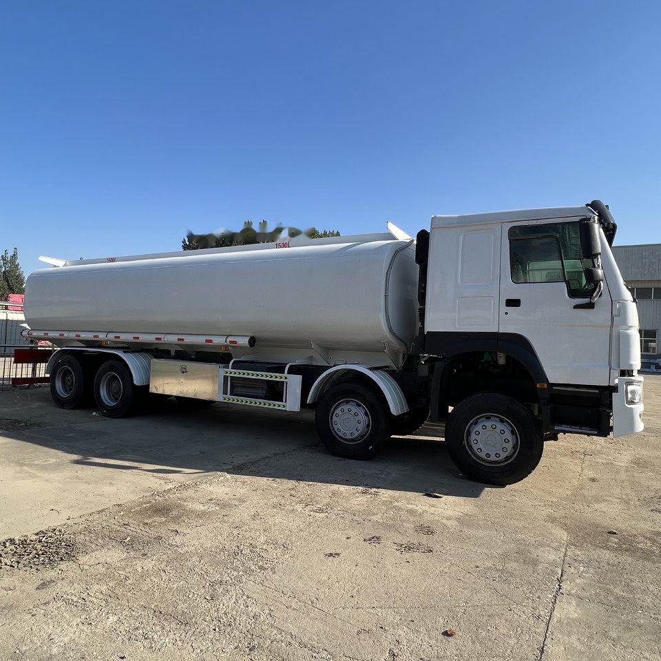 Sinotruk HOWO 371 8*4 Tank truck - Грузовик-цистерна: фото 2 Sinotruk HOWO 371 8*4 Tank truck - Грузовик-цистерна: фото 2
