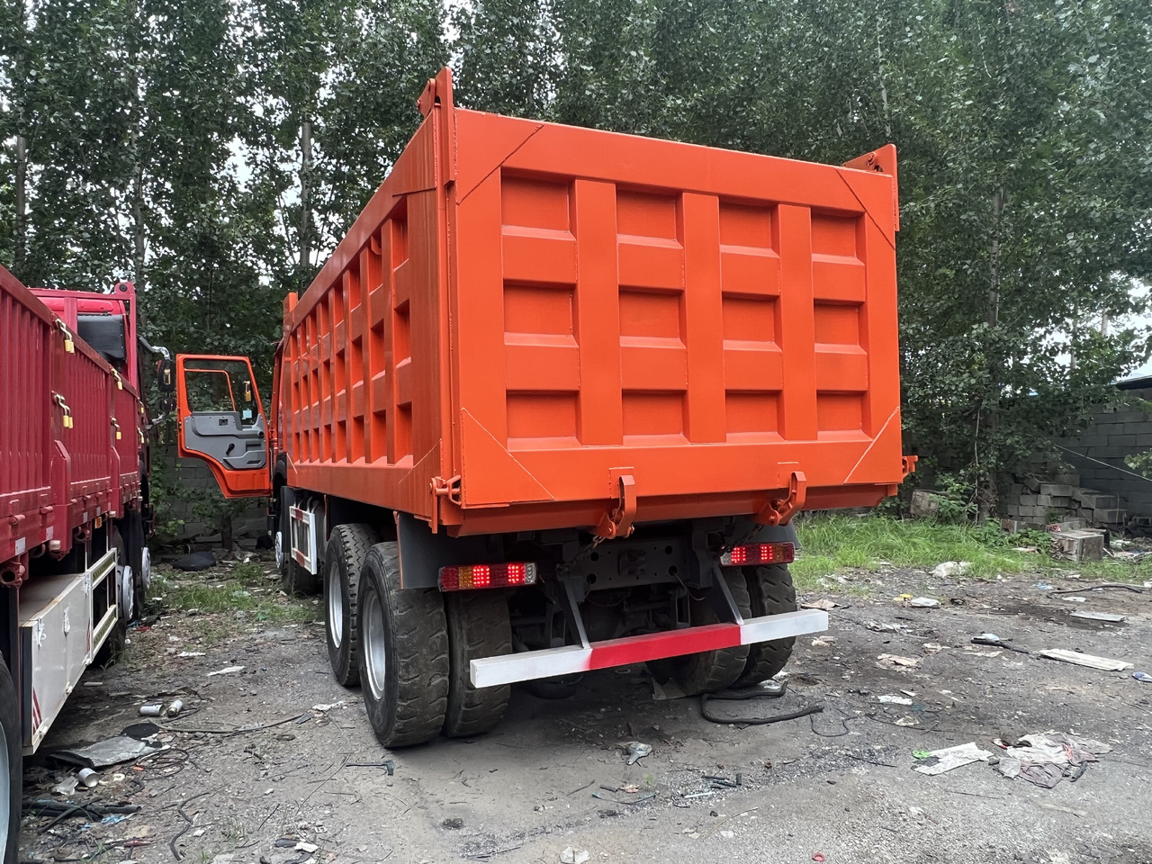 Sinotruk HOWO 371 - Мини-самосвал: фото 2 Sinotruk HOWO 371 - Мини-самосвал: фото 2