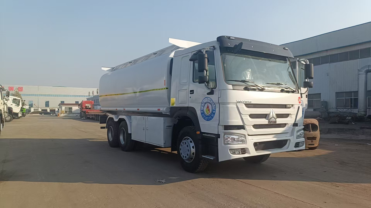 Sinotruk HOWO 371 Tank truck - Грузовик-цистерна: фото 2 Sinotruk HOWO 371 Tank truck - Грузовик-цистерна: фото 2