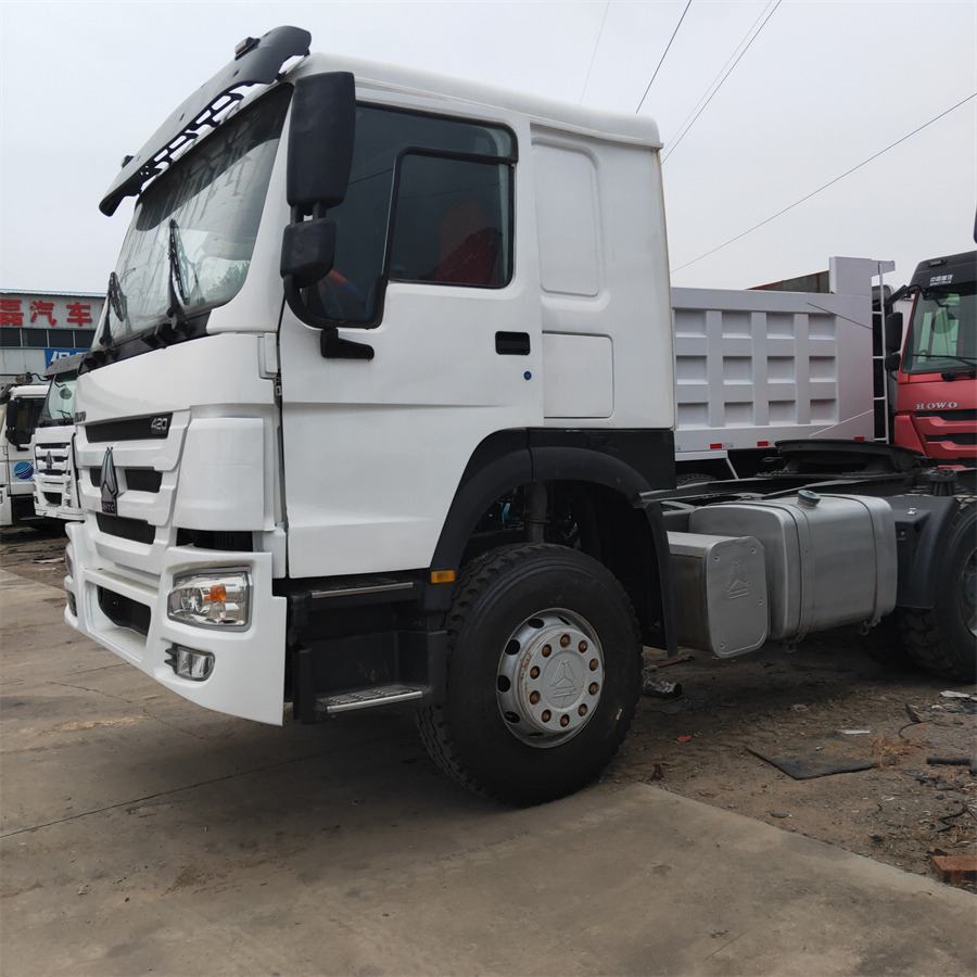 Sinotruk HOWO 420 tractor - Мини-самосвал: фото 5 Sinotruk HOWO 420 tractor - Мини-самосвал: фото 5