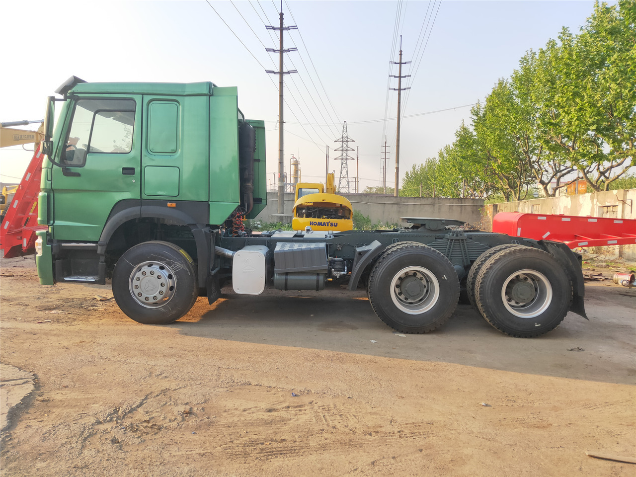 Sinotruk HOWO 420 tractor - Мини-самосвал: фото 5 Sinotruk HOWO 420 tractor - Мини-самосвал: фото 5