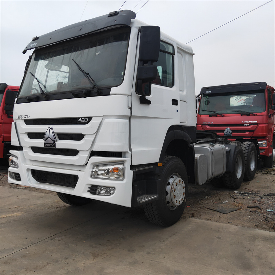 Sinotruk HOWO 420 tractor - Мини-самосвал: фото 1 Sinotruk HOWO 420 tractor - Мини-самосвал: фото 1