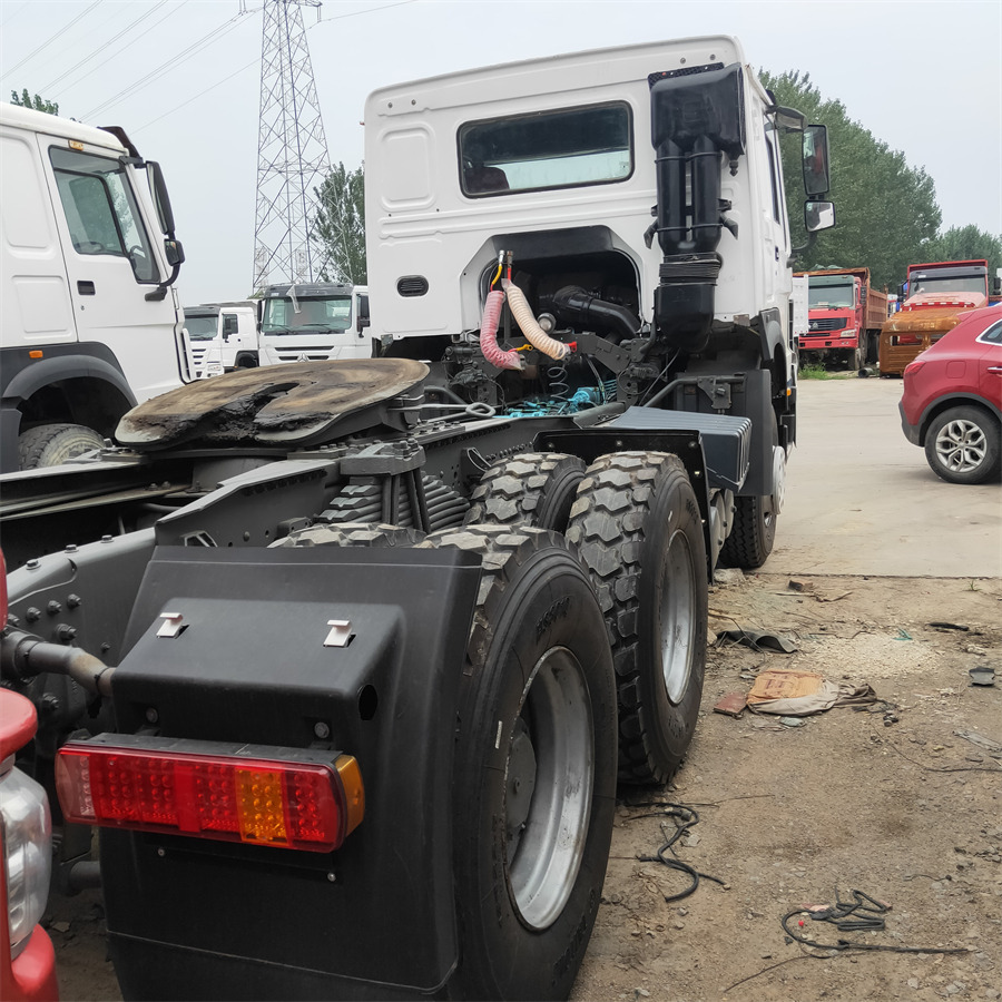 Sinotruk HOWO 420 tractor - Мини-самосвал: фото 2 Sinotruk HOWO 420 tractor - Мини-самосвал: фото 2