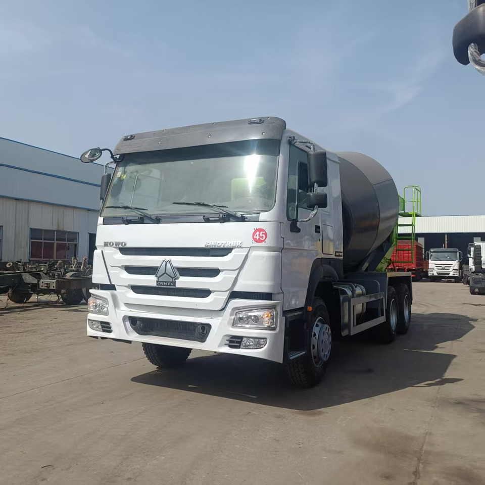 Sinotruk HOWO 6*4 Concrete mixer truck - Автобетоносмеситель: фото 3 Sinotruk HOWO 6*4 Concrete mixer truck - Автобетоносмеситель: фото 3