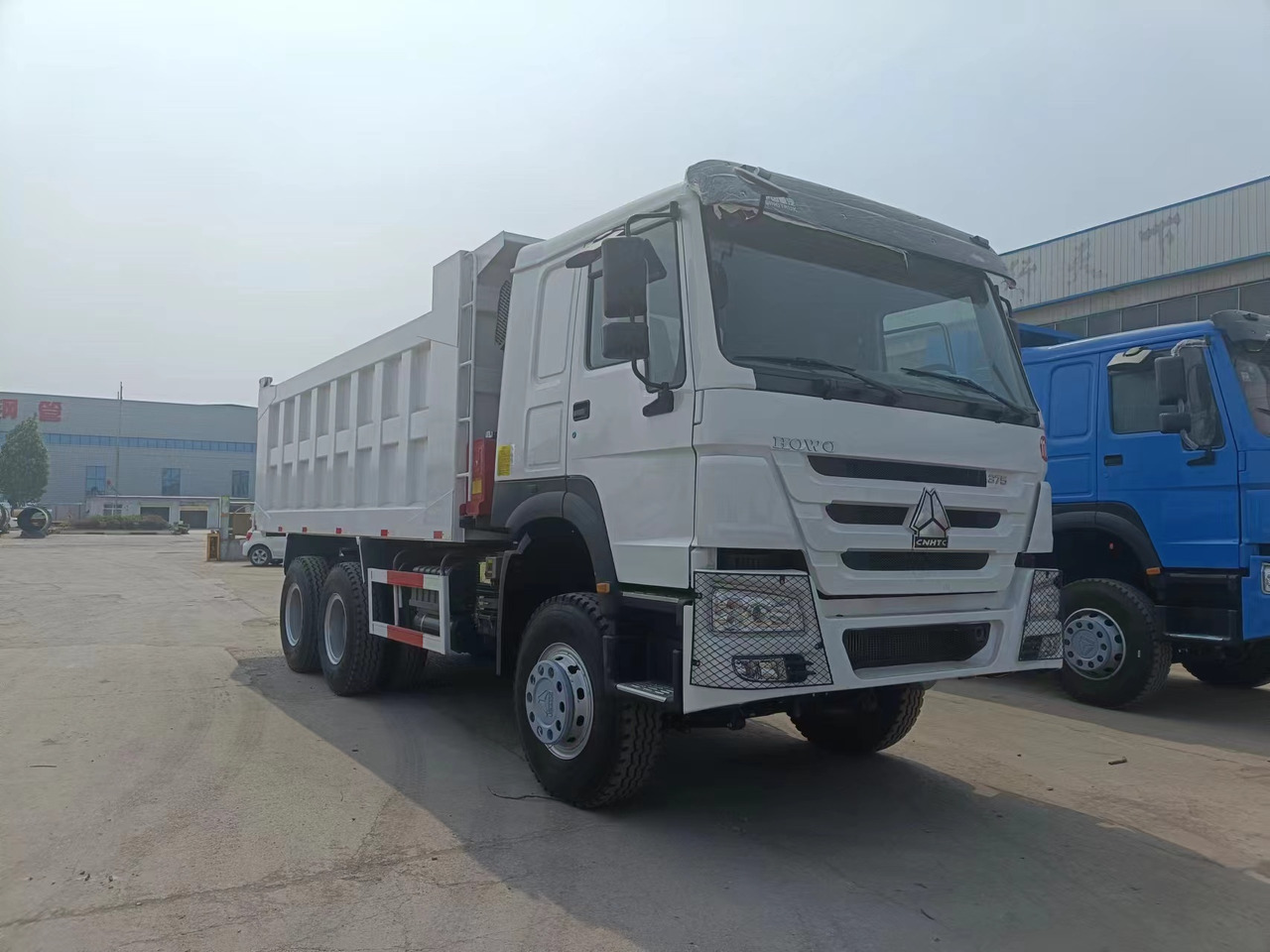 Sinotruk HOWO 6*4 Dump truck - Самосвал: фото 3 Sinotruk HOWO 6*4 Dump truck - Самосвал: фото 3