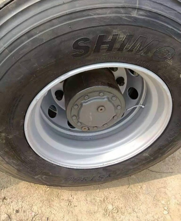 Sinotruk HOWO 6*4 Tractor - Грузовик-контейнеровоз/ Сменный кузов: фото 5 Sinotruk HOWO 6*4 Tractor - Грузовик-контейнеровоз/ Сменный кузов: фото 5