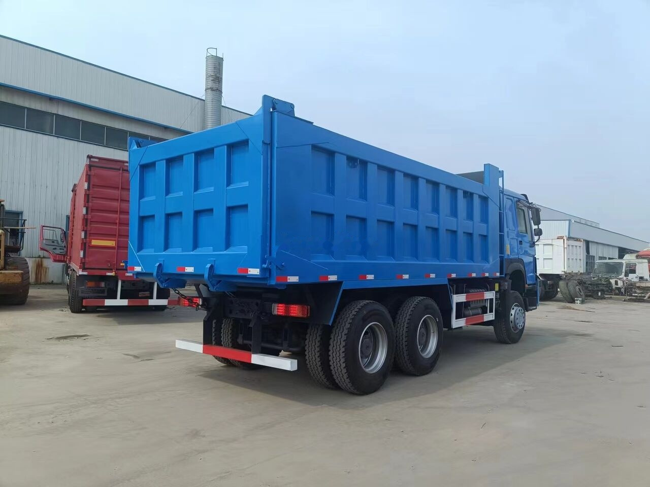 Самосвал Sinotruk HOWO 6x4: фото 6