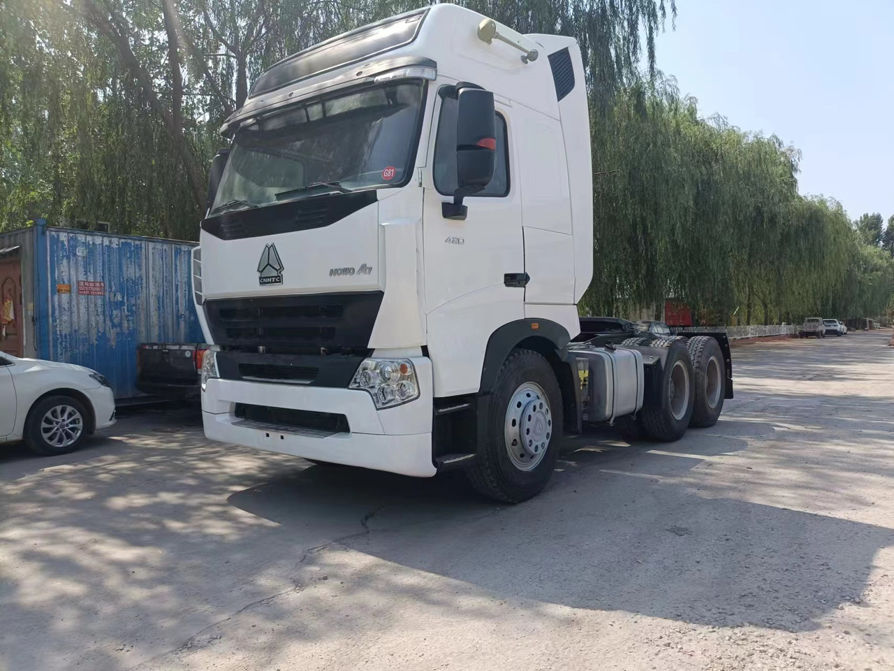 Sinotruk HOWO A7 tractor - Мини-самосвал: фото 1 Sinotruk HOWO A7 tractor - Мини-самосвал: фото 1