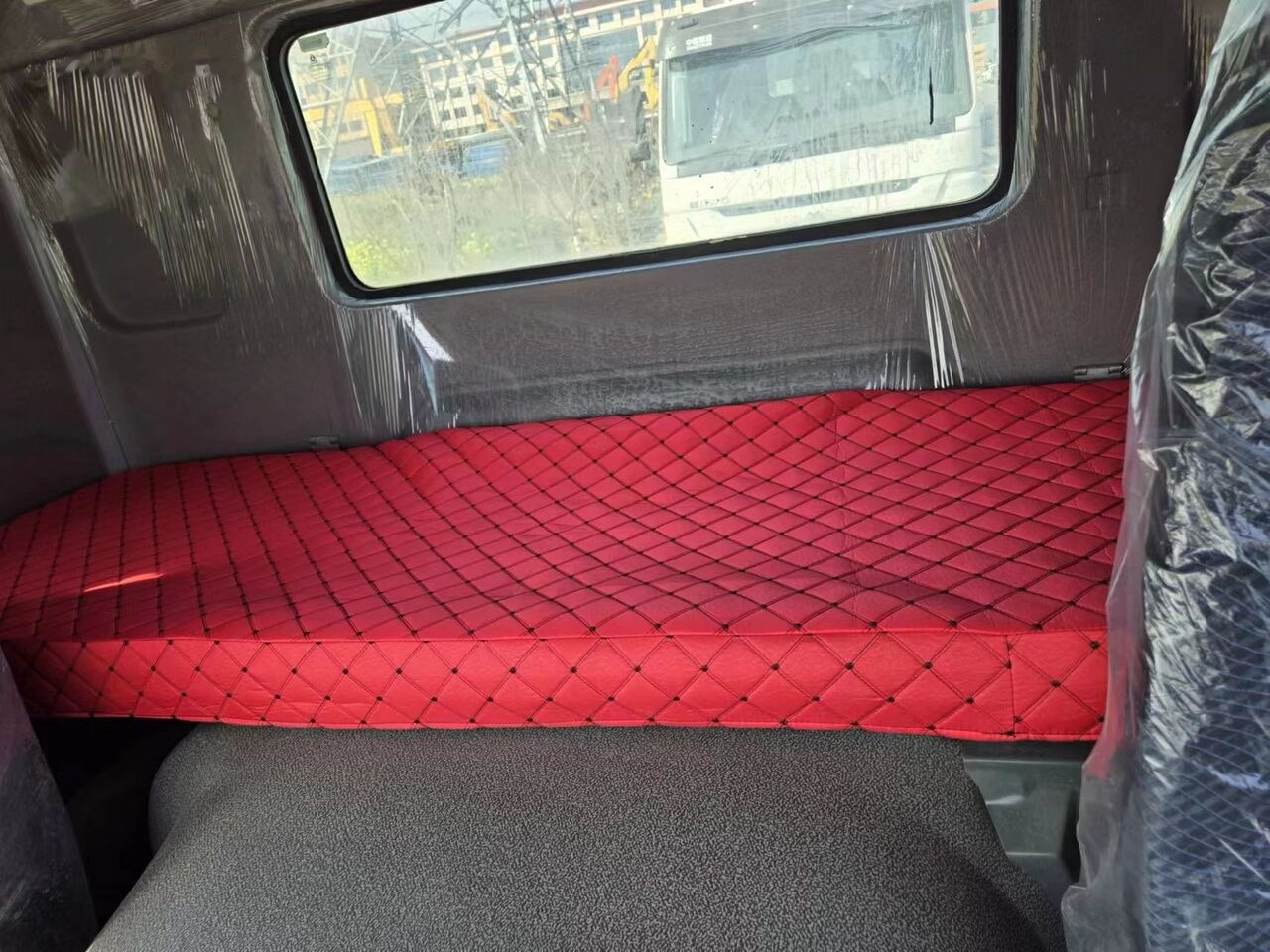 Howo 6x4 - Тягач: фото 2 Howo 6x4 - Тягач: фото 2