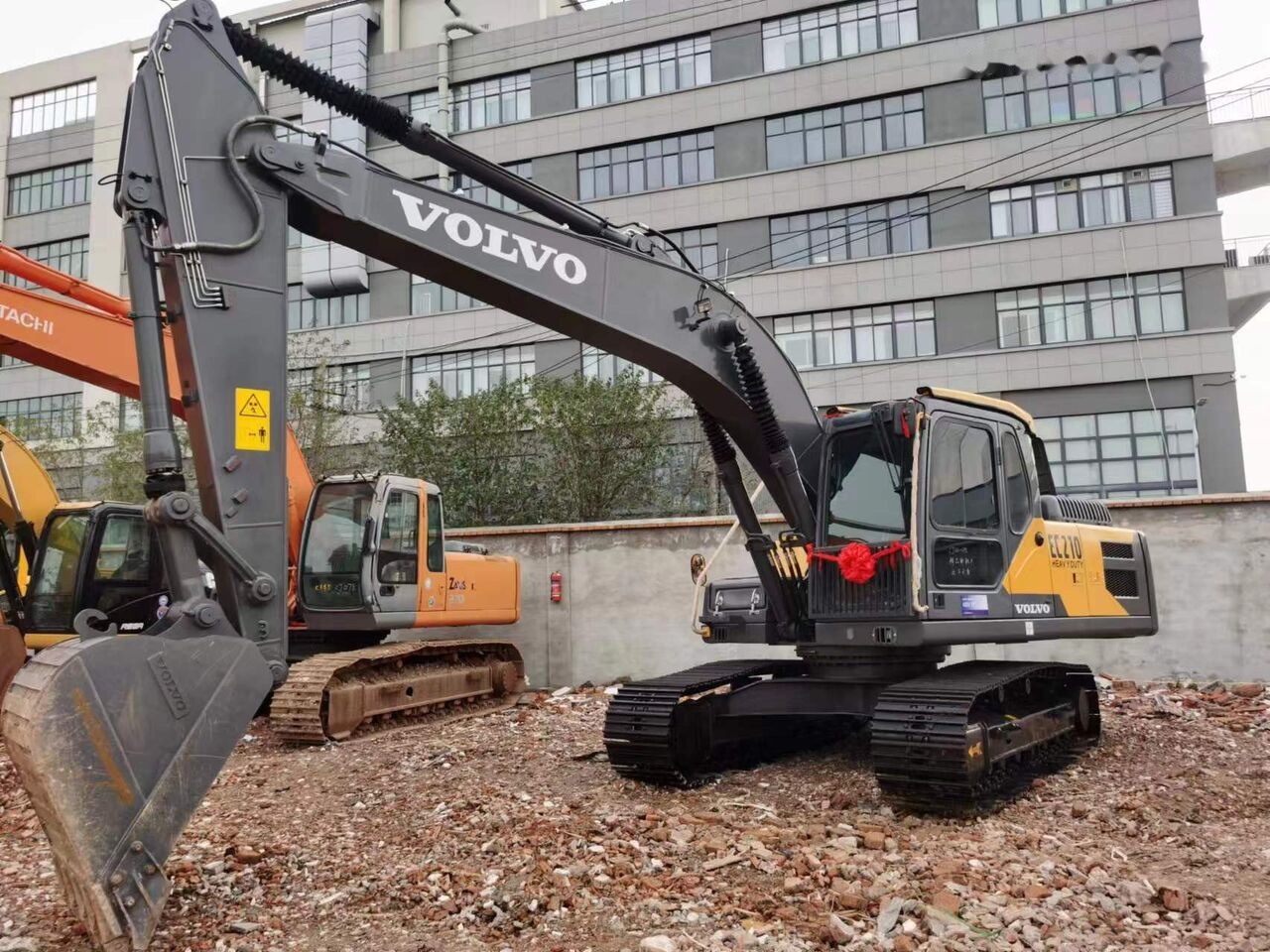 Volvo EC210 - Гусеничный экскаватор: фото 4 Volvo EC210 - Гусеничный экскаватор: фото 4