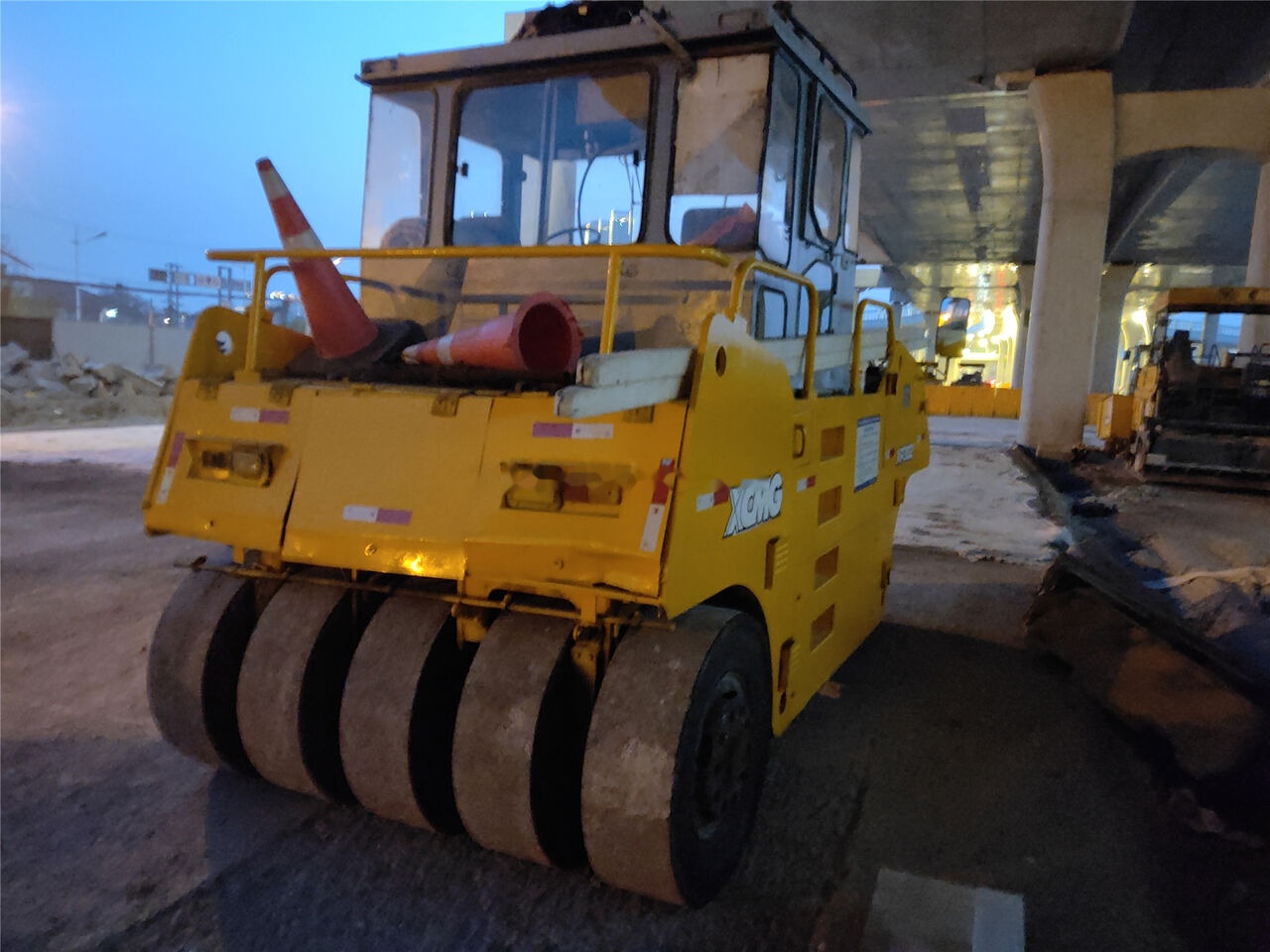 XCMG XP302 - Пневмоколесный каток: фото 3 XCMG XP302 - Пневмоколесный каток: фото 3