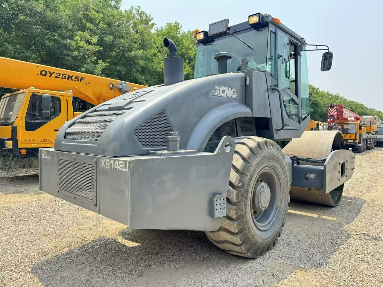XCMG XS142J - Дорожный каток: фото 2 XCMG XS142J - Дорожный каток: фото 2