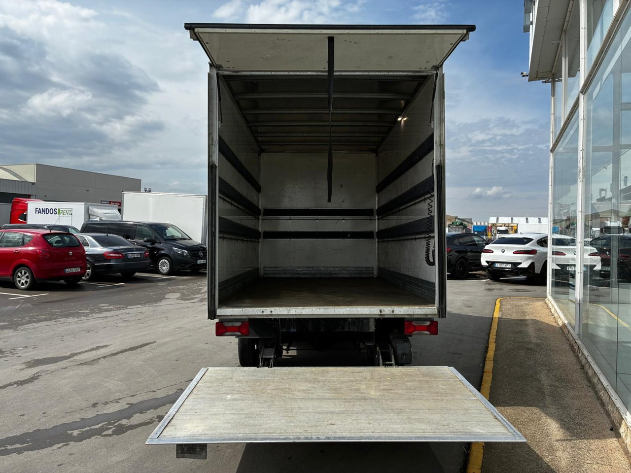 Caja cerrada IVECO 35C16 20m3 - Фургон с закрытым кузовом: фото 5 Caja cerrada IVECO 35C16 20m3 - Фургон с закрытым кузовом: фото 5