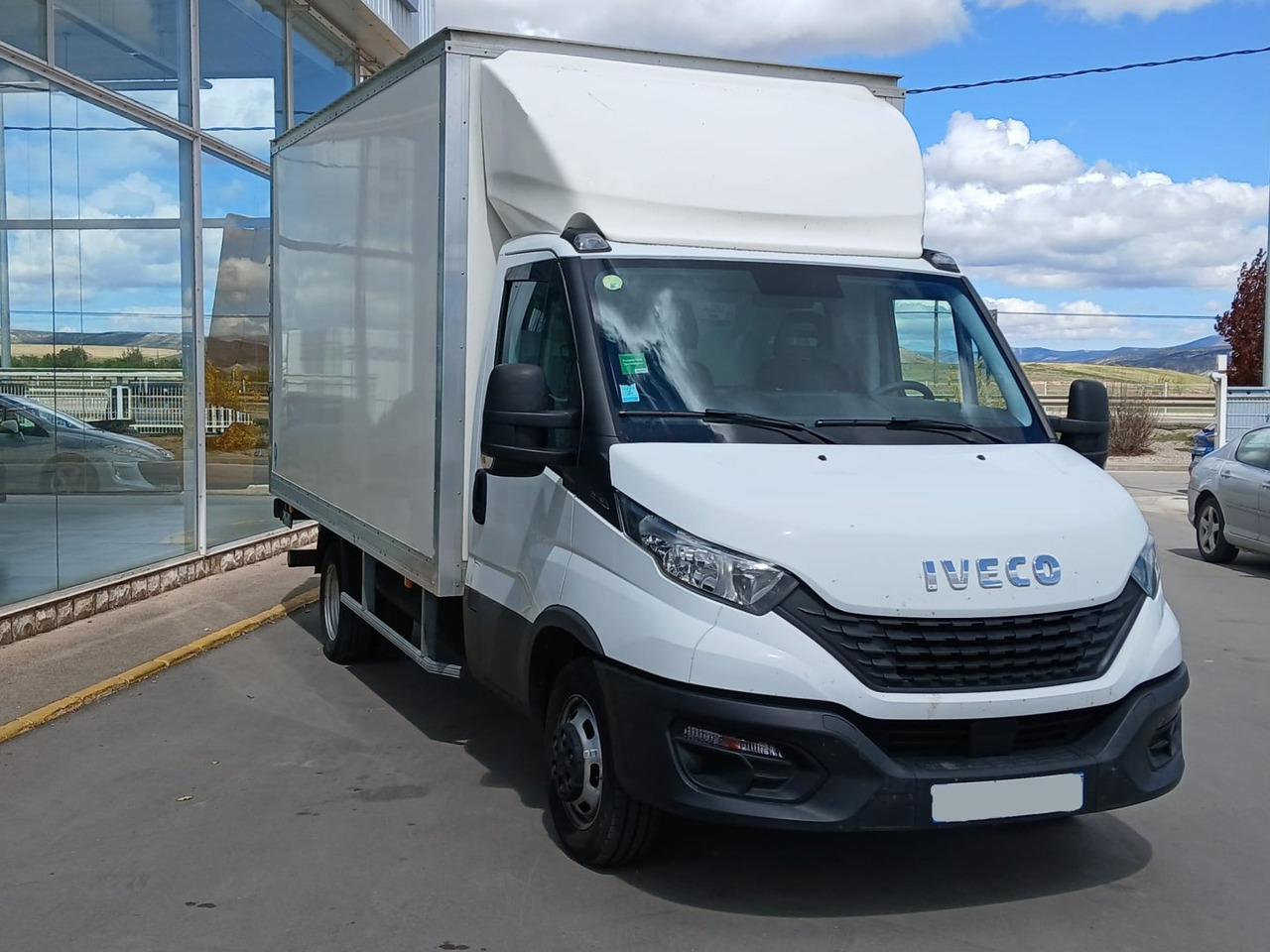Caja cerrada con plataforma elevadora IVECO 35C16 20m3 - Фургон с закрытым кузовом: фото 3 Caja cerrada con plataforma elevadora IVECO 35C16 20m3 - Фургон с закрытым кузовом: фото 3