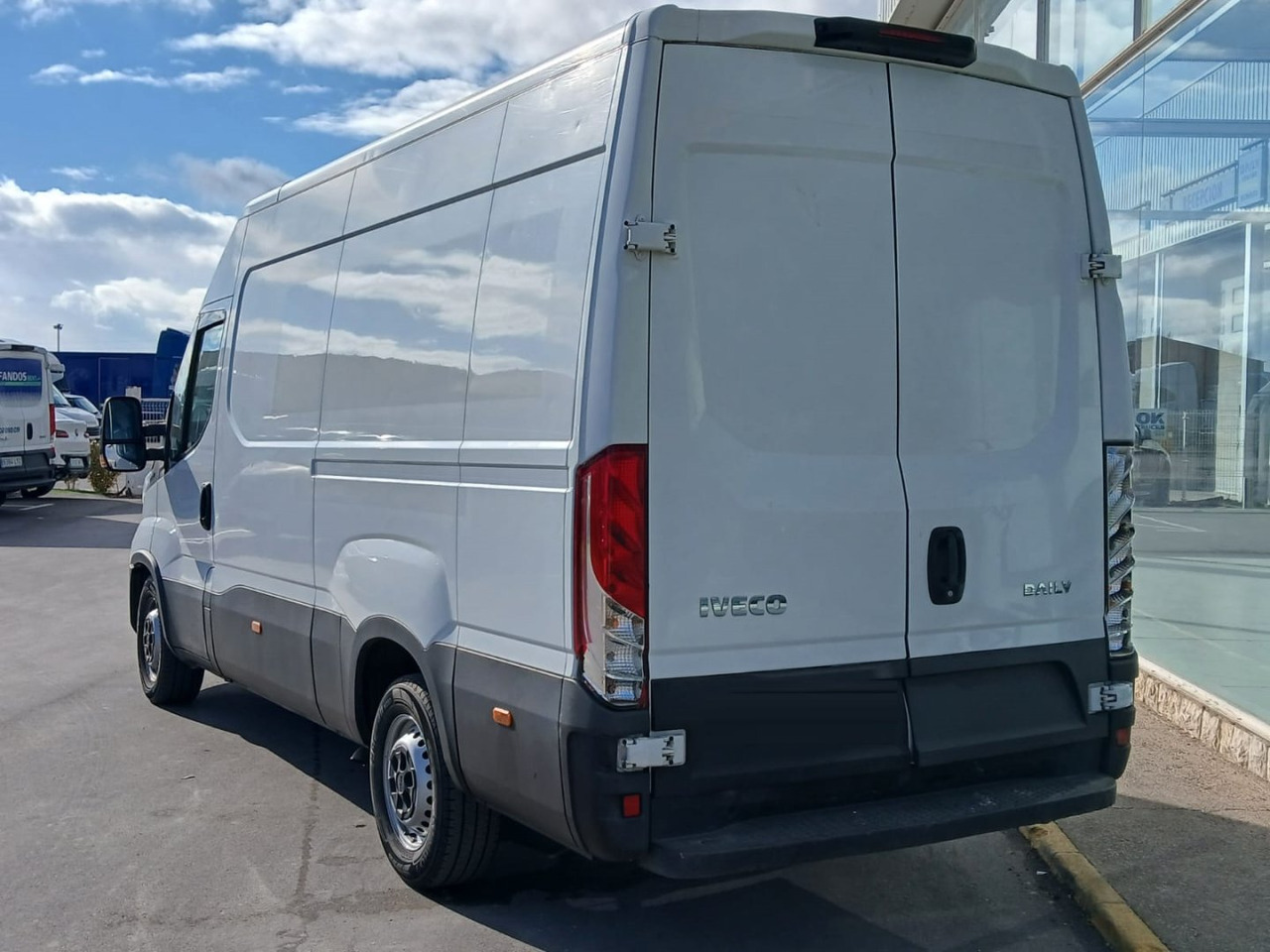 Furgón IVECO 35S14 12m3 - Цельнометаллический фургон: фото 4 Furgón IVECO 35S14 12m3 - Цельнометаллический фургон: фото 4