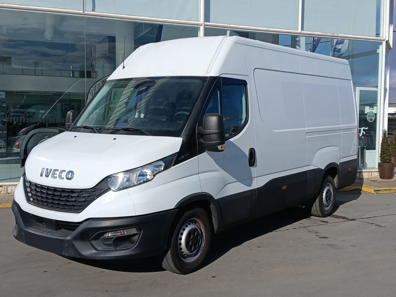 Furgón IVECO 35S14 12m3 - Цельнометаллический фургон: фото 1 Furgón IVECO 35S14 12m3 - Цельнометаллический фургон: фото 1