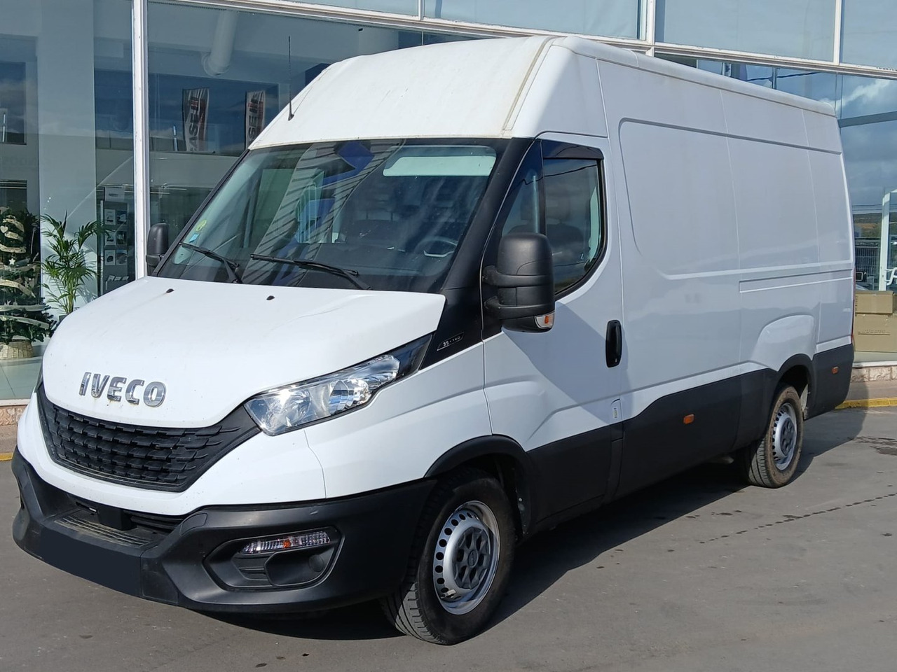 Furgón IVECO 35S14 12m3 - Цельнометаллический фургон: фото 1 Furgón IVECO 35S14 12m3 - Цельнометаллический фургон: фото 1