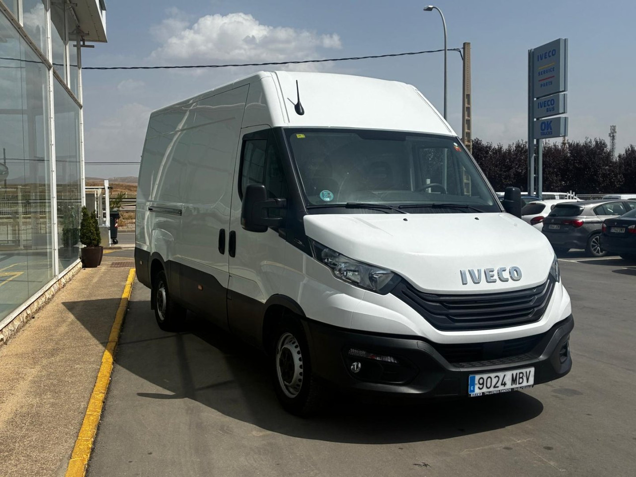 Furgón IVECO 35S14 V 12m3 - Цельнометаллический фургон: фото 3 Furgón IVECO 35S14 V 12m3 - Цельнометаллический фургон: фото 3