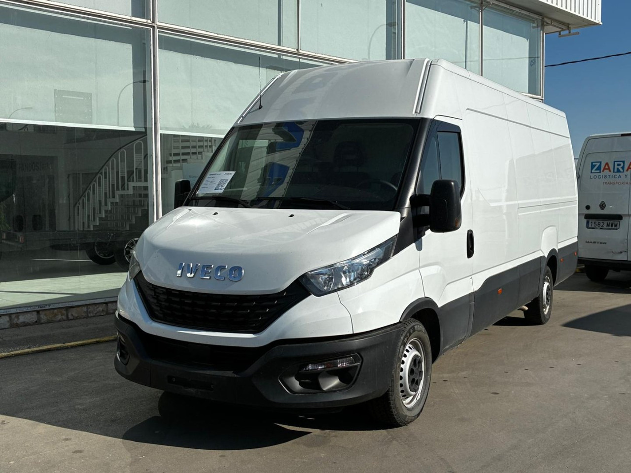 Furgón IVECO 35S14 V 16m3 - Цельнометаллический фургон: фото 1 Furgón IVECO 35S14 V 16m3 - Цельнометаллический фургон: фото 1