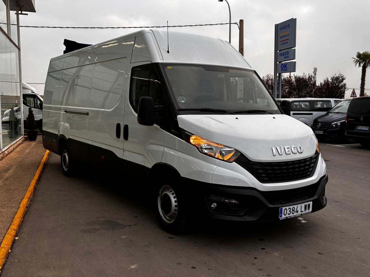 Furgón IVECO 35S14 V 16m3 - Цельнометаллический фургон: фото 3 Furgón IVECO 35S14 V 16m3 - Цельнометаллический фургон: фото 3