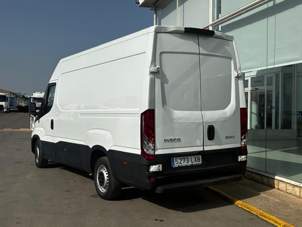 Furgón IVECO 35S16 V 12m3 - Цельнометаллический фургон: фото 4 Furgón IVECO 35S16 V 12m3 - Цельнометаллический фургон: фото 4