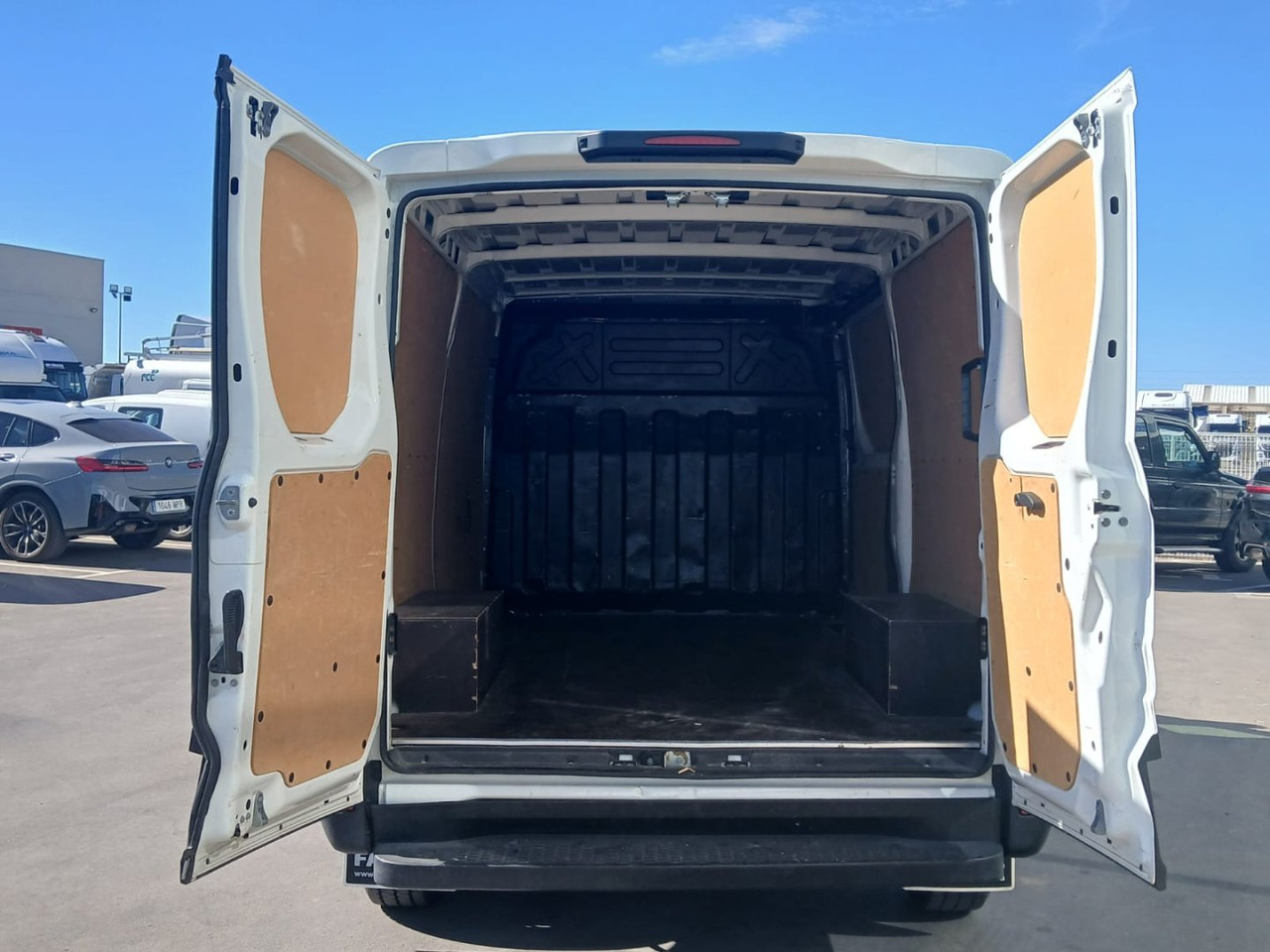 Furgón IVECO 35S16 V 9m3 - Цельнометаллический фургон: фото 5 Furgón IVECO 35S16 V 9m3 - Цельнометаллический фургон: фото 5