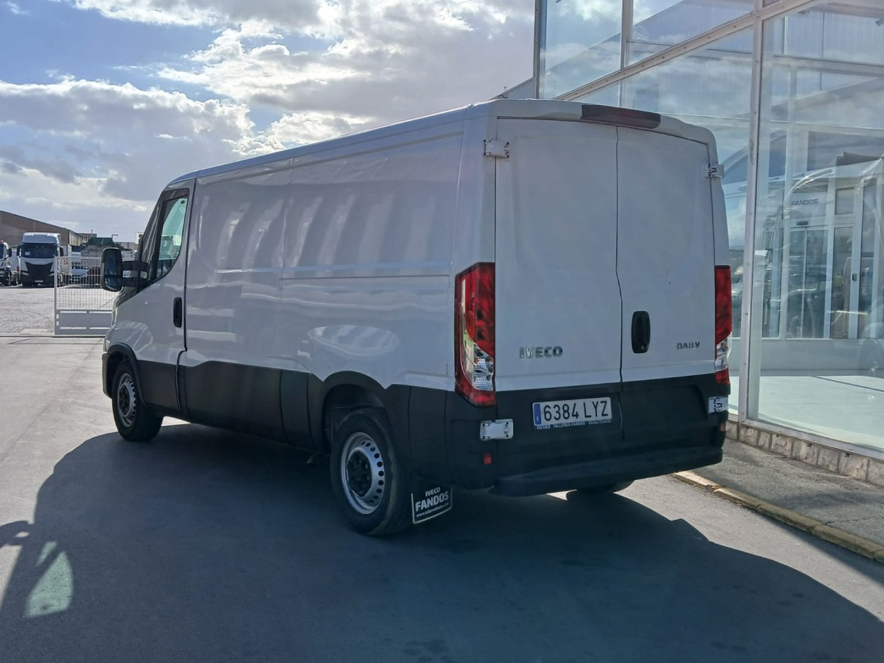 Furgón IVECO 35S16 V 9m3 - Цельнометаллический фургон: фото 4 Furgón IVECO 35S16 V 9m3 - Цельнометаллический фургон: фото 4