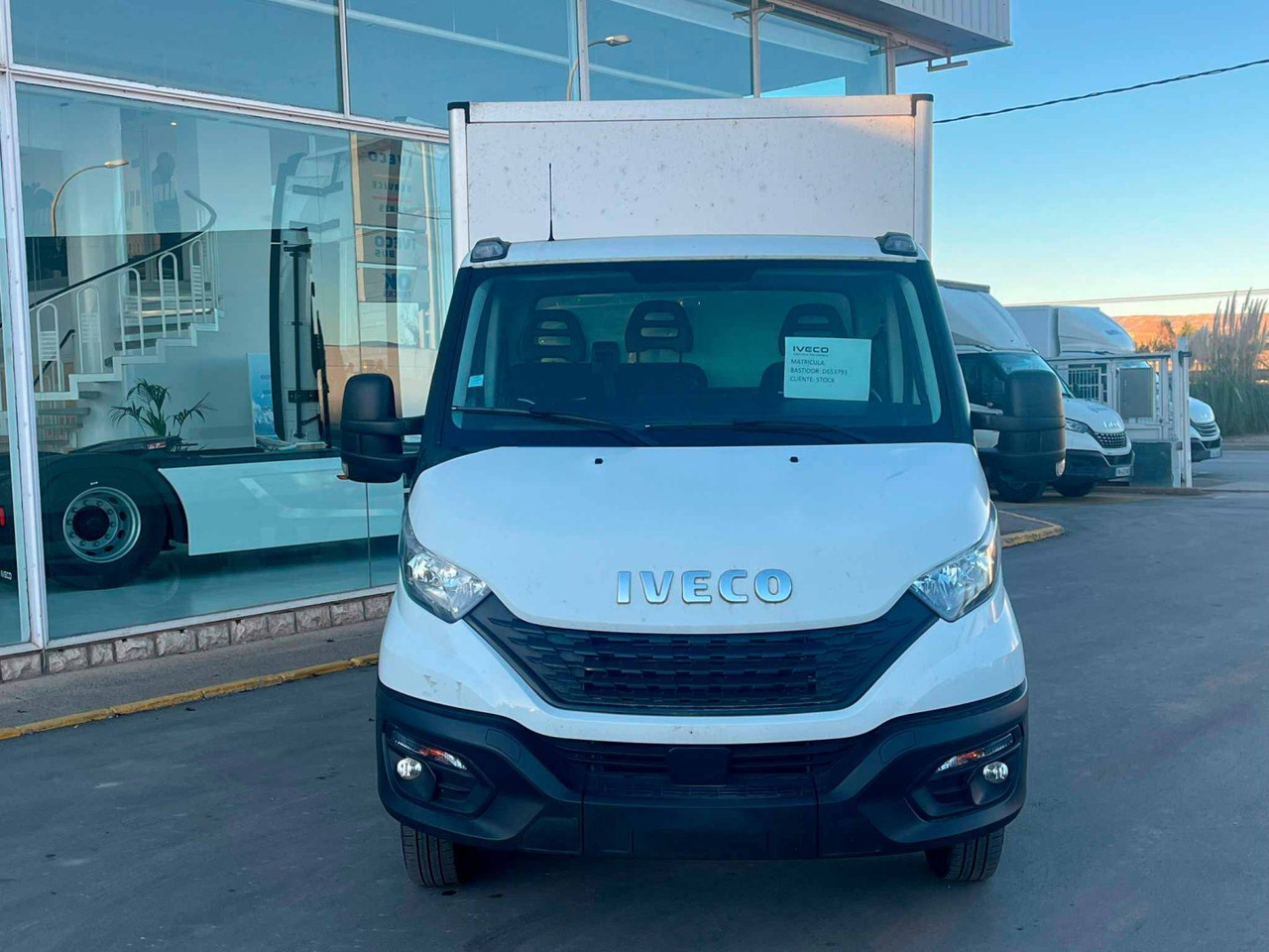 Isotermo IVECO 35C14 ISOTERMO PUERTA ELEVADORA - Фургон с закрытым кузовом: фото 2 Isotermo IVECO 35C14 ISOTERMO PUERTA ELEVADORA - Фургон с закрытым кузовом: фото 2